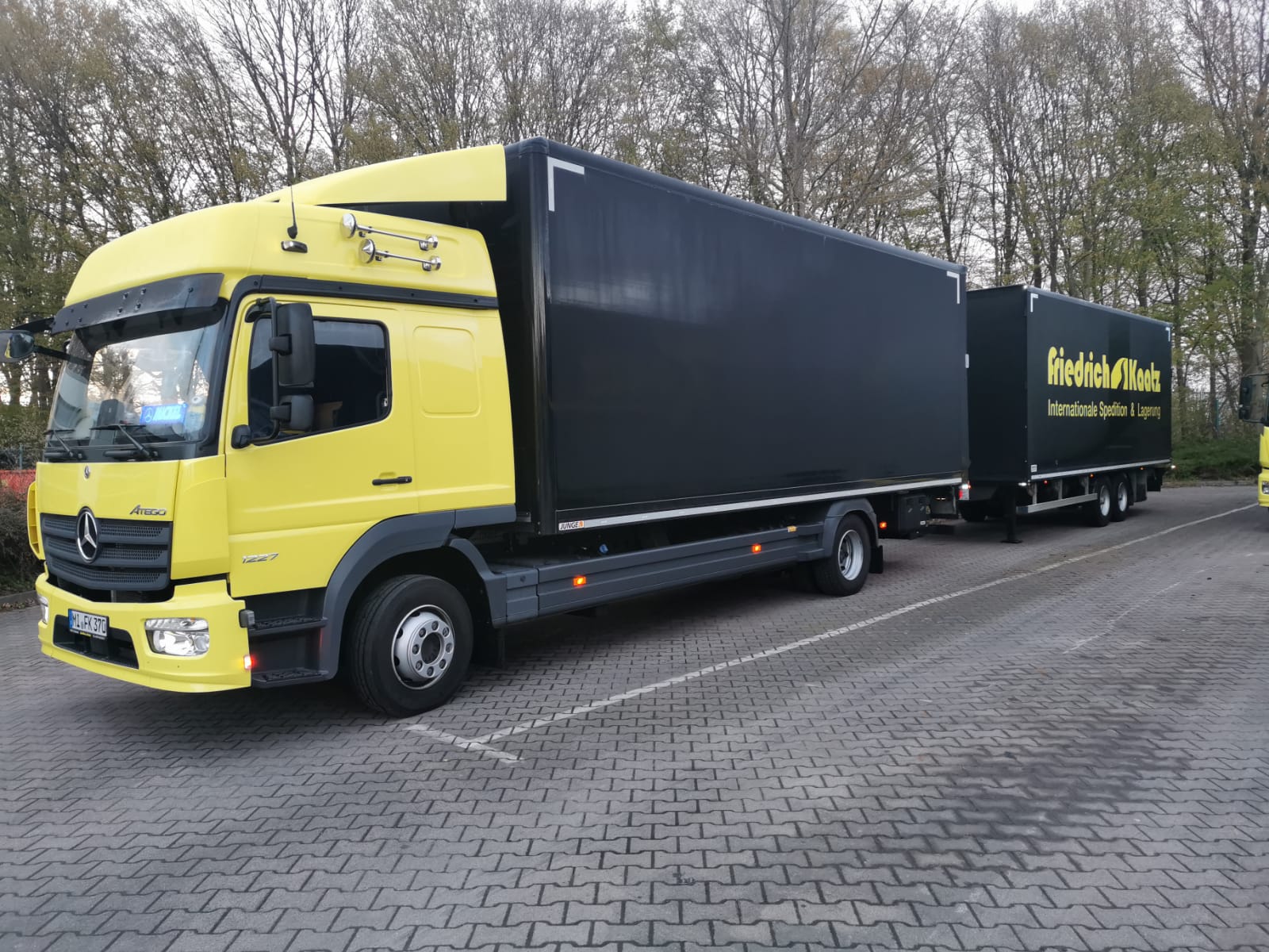 mercedes atego mit anhänger von der spedition kaatz lübbecke